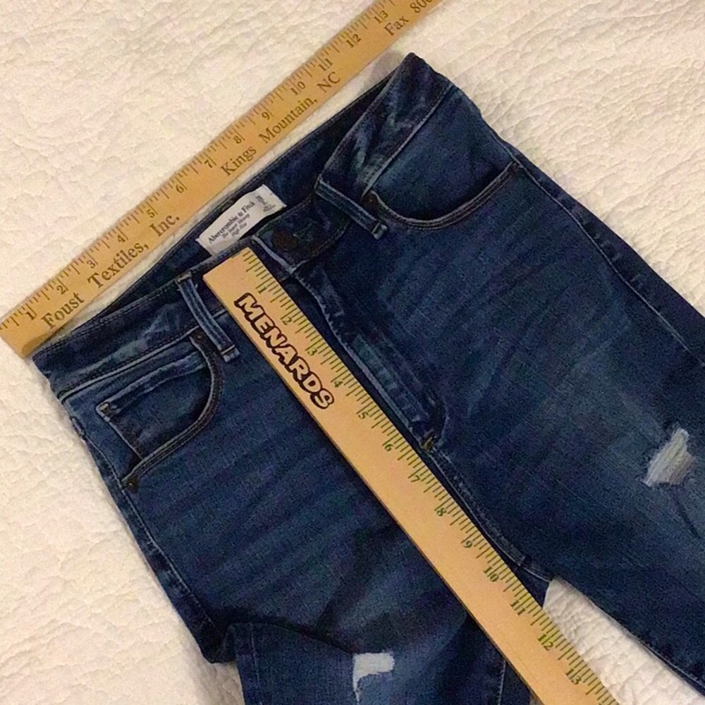 A&F ‘The Super Skinny’ High Rise Curve Love Distressed Jeans Sz.26|2 - Picture 5 of 7